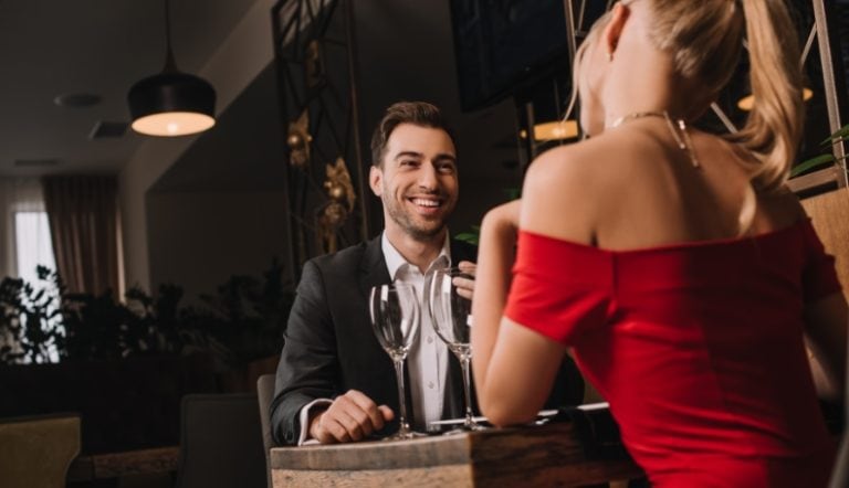 how to pick a romantic restaurant for a date