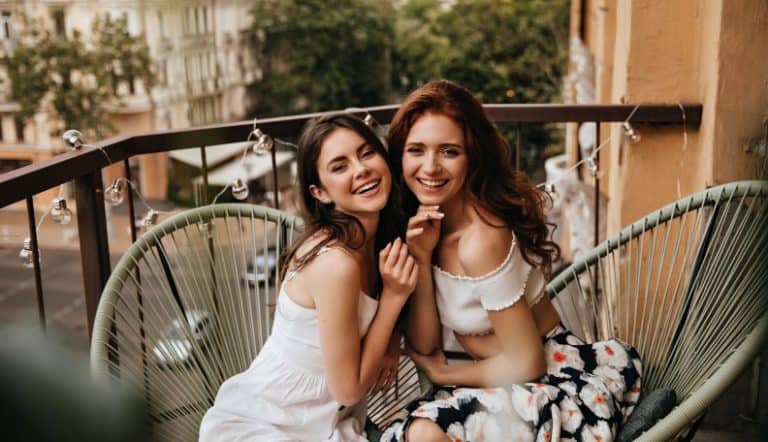 how to get a girl to notice you