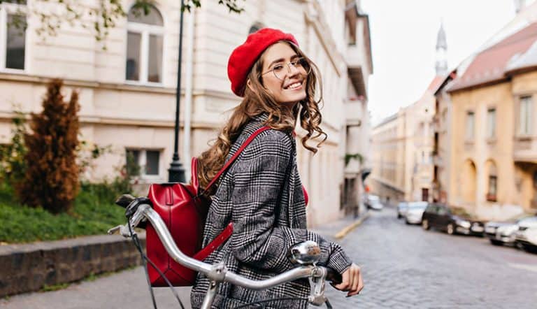 how to get a guy to notice you