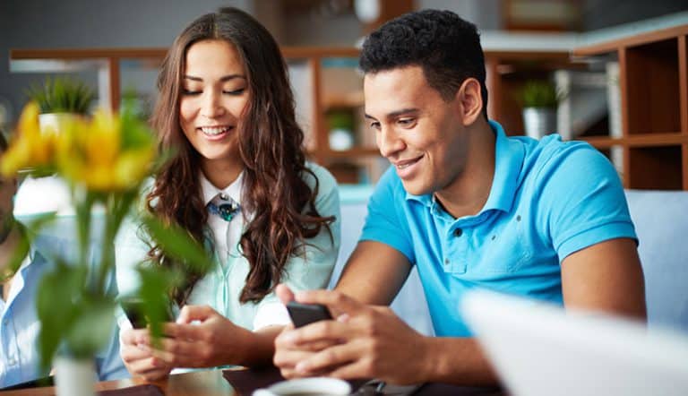 introvert dating an extrovert