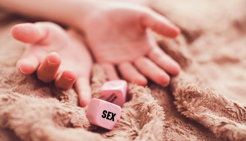 27 Naughty, Sexy and Fun Games to Play with Your Boyfriend in Bed and