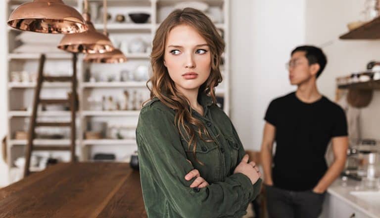 annoying boyfriend habits and signs