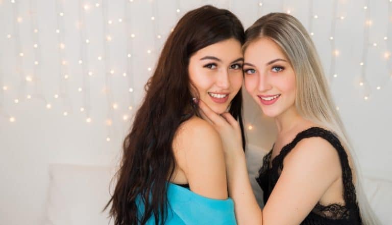 cute vs hot girl