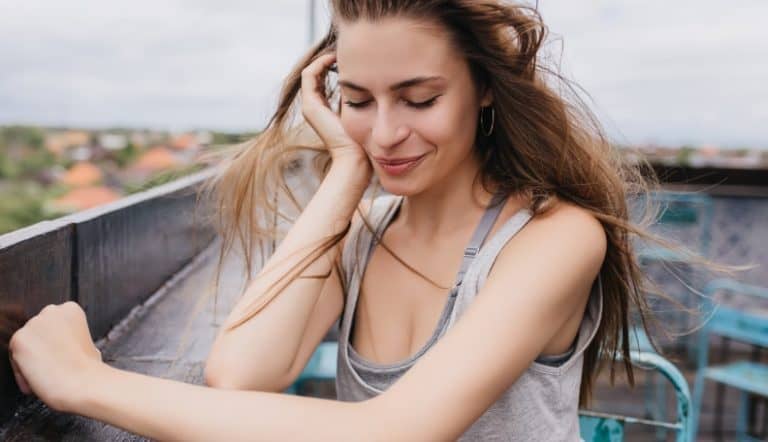 how to tell if a shy girl likes you signs