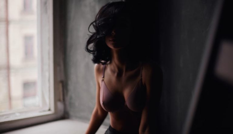 how to be a sexy girlfriend