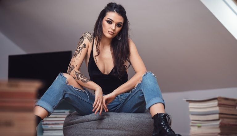 signs he thinks you're out of his league