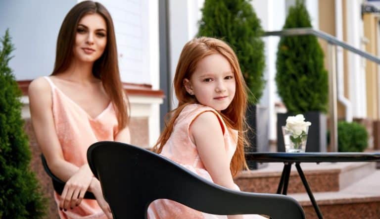 daughter of a narcissistic mother