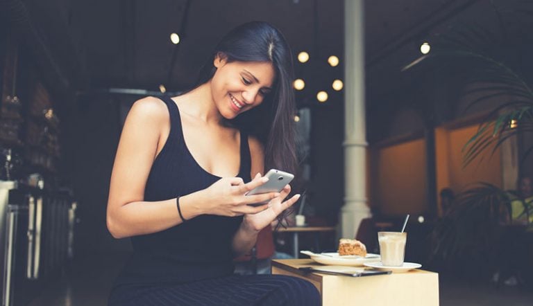 How Does Bumble Work? What to Expect from the Hottest Dating App