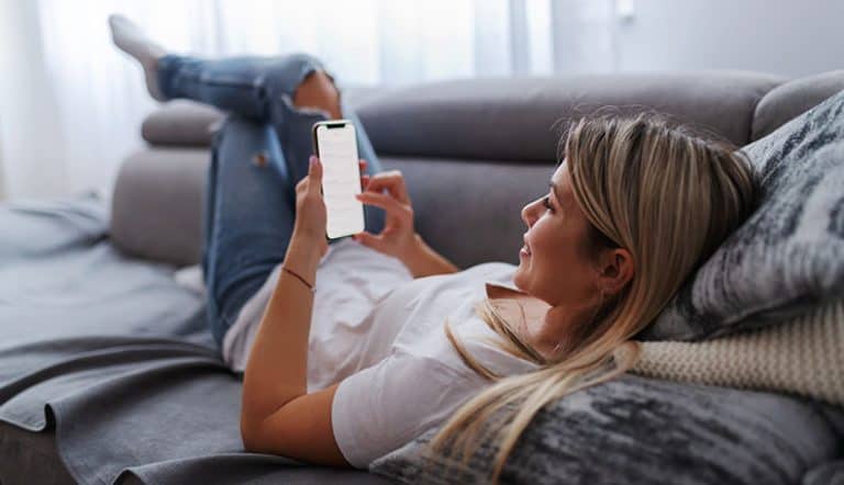 fun flirty games to play over text with friends or a crush