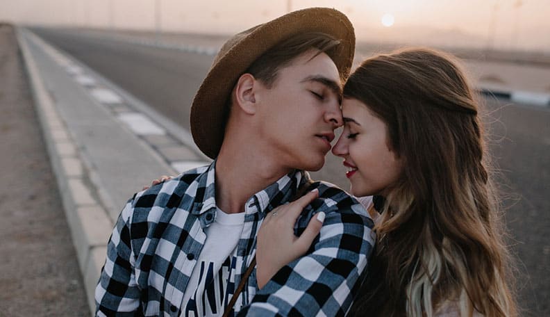 How To Tell If A Guy Loves You 22 Signs That Will Never Go Wrong