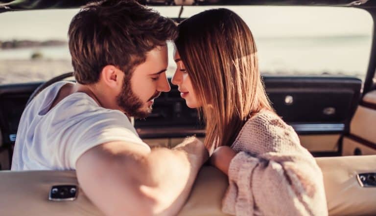 how to kiss someone for the first time