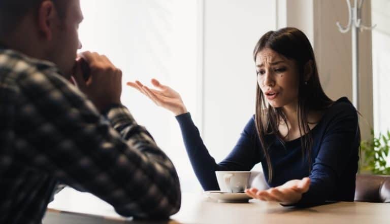 how to tell a girl you're not interested in her