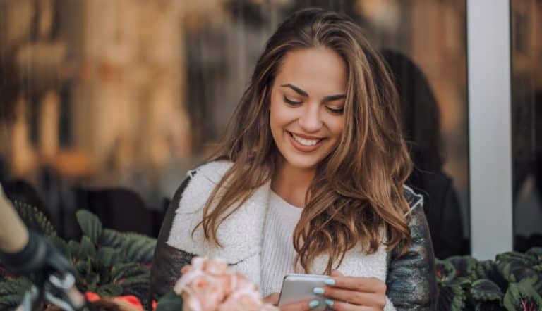 how to make someone laugh over text