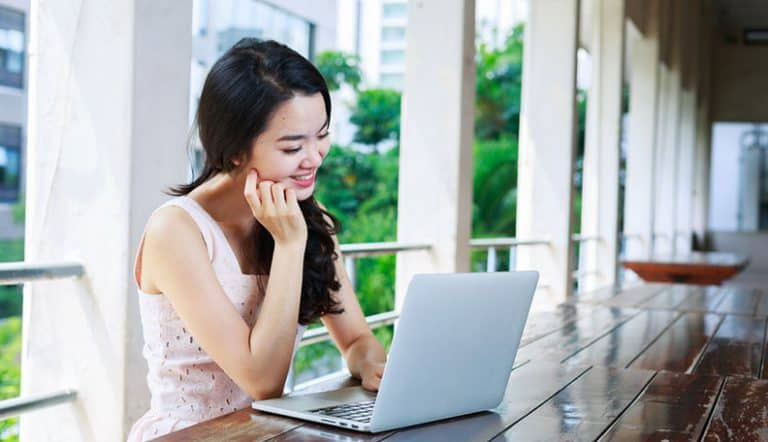 signs of instagram flirting