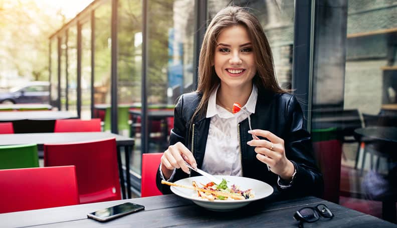 How to Tell a Guy You Like Him Over Text & Get a Flattering Reply