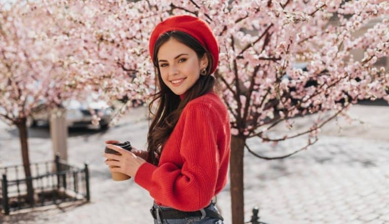 how to be feminine and girlish