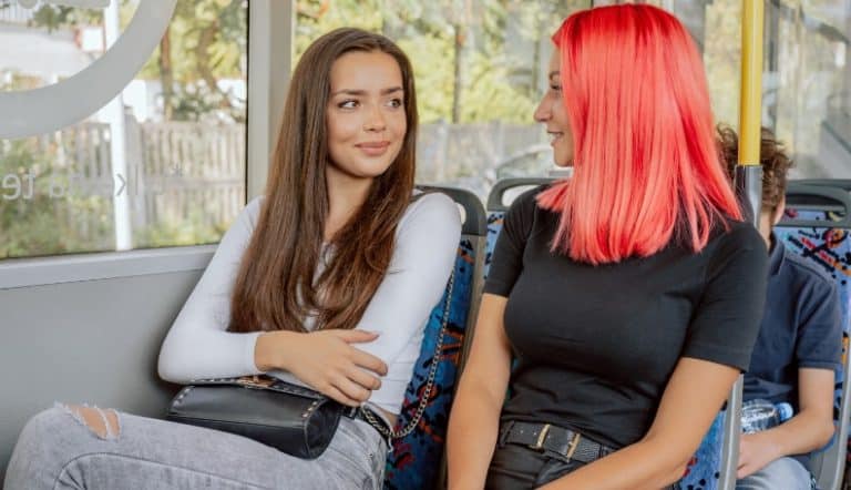 how to start a conversation with a stranger