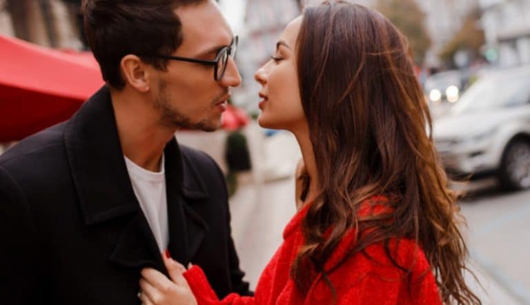 how to seduce someone with words