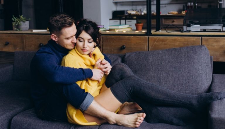 Signs He Doesn't Want a Relationship