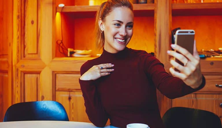 How to Keep Your Relationship Going While Self Isolating