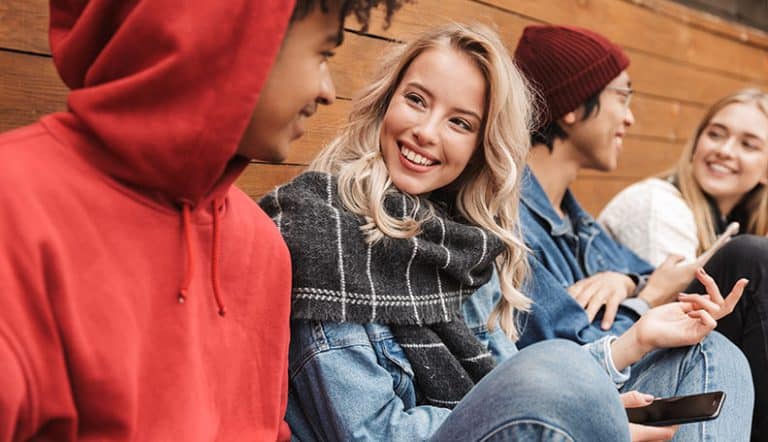 signs he is pursuing you