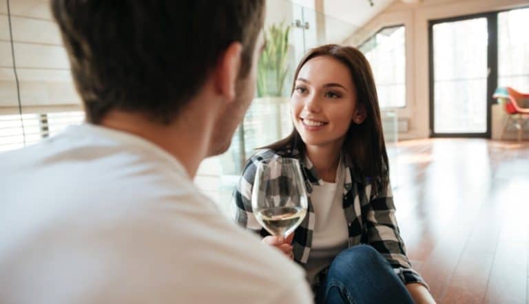 Signs She Wants to Be Your Girlfriend