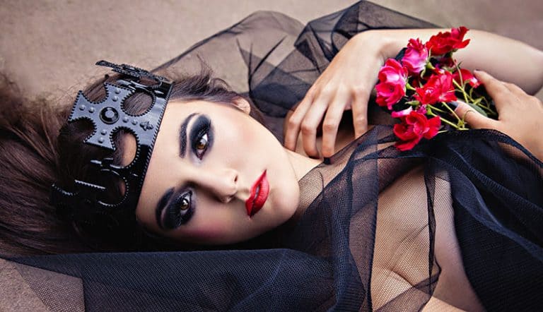 signs of attention seeking behavior