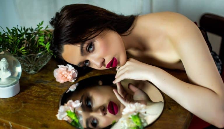 how to deal with a narcissist