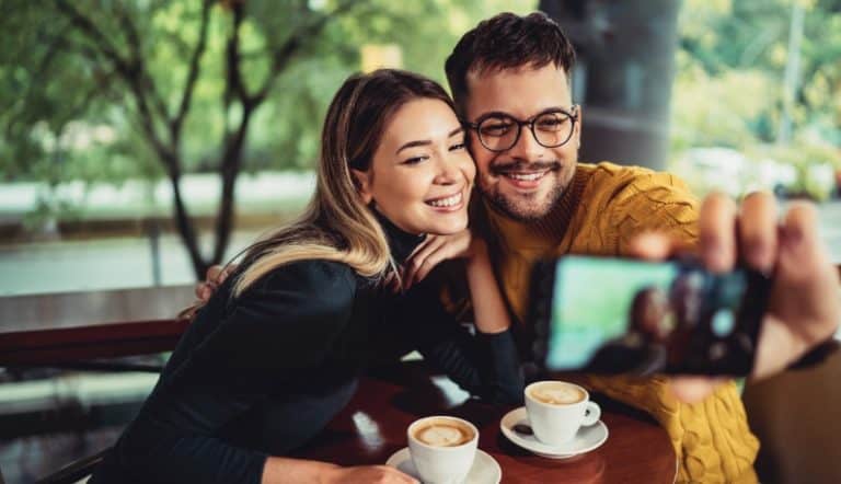 does he love me signs